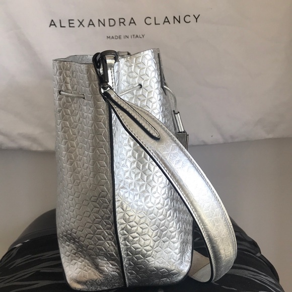 Leather bag - Picture 5 of 8